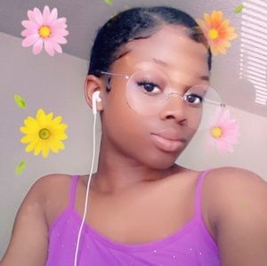 Meet your Posher, Khia